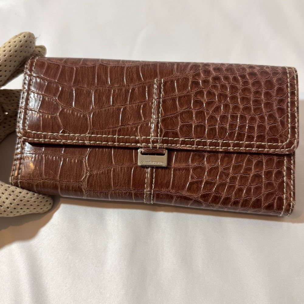 Brown Crocodile Embossed Women's Wallet
